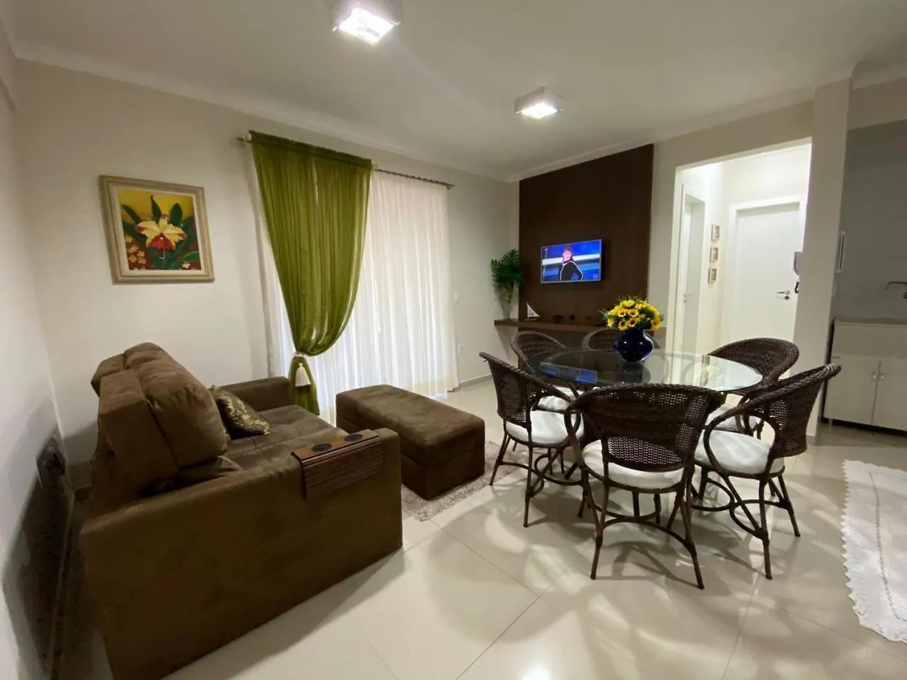 Apartamento 2 Quartos Apartment Bombas 0*,  Brazil
